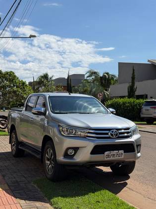 TOYOTA HILUX 2.8 SRX 4X4 CD 16V DIESEL 4P AUTOMÁTICO TOYOTA HILUX 2.8 SRX 4X4 CD 16V DIESEL 4P AUTOMÁTICO